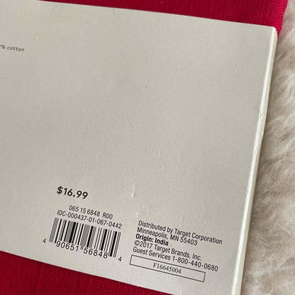 PROJECT 62 RED LINEN BLEND TABLE RUNNER NWT - Picture 6 of 7